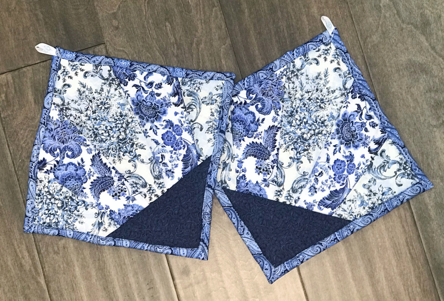 Wedgwood Blues, The Rae Potholder™ - Version 1