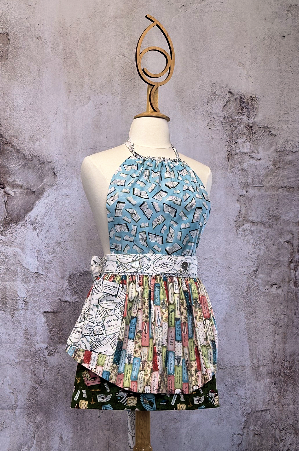 Once Upon A Time in Readerville Deby's Diva Apron™