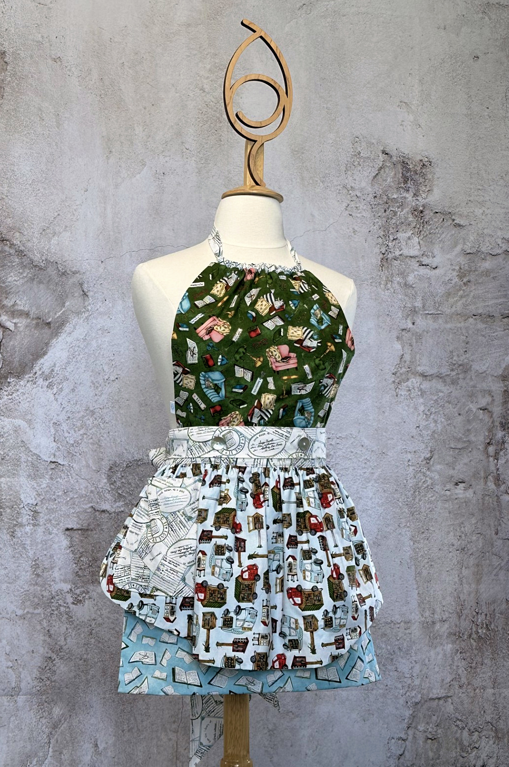 Once Upon A Time in Readerville Deby's Diva Apron™